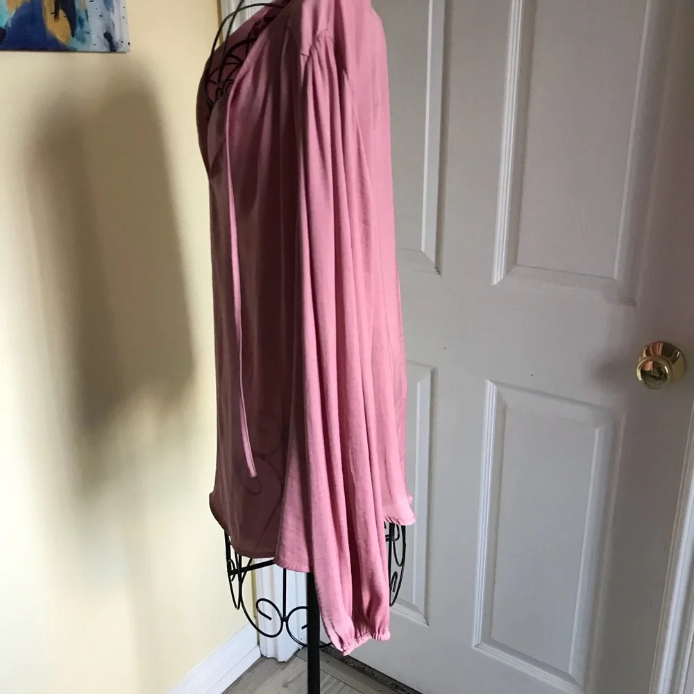 Banana Republic Factory Shirred Tie-Front Dusty Rose Blouse NWT Size Large - Picture 3 of 7